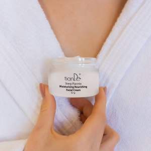 Crema Facial Hidratante Nutritiva para Hombre y Mujer con Extracto de Placenta