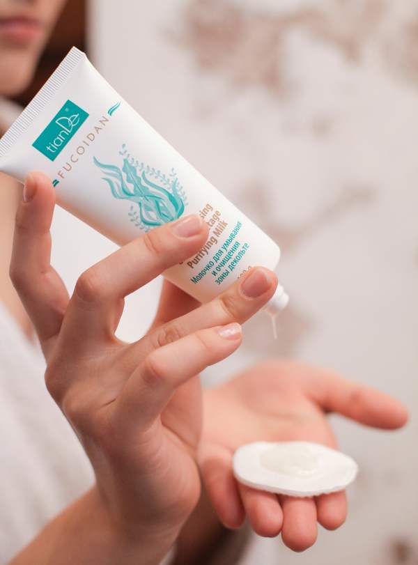 Leche Limpiadora Facial y de Escote, tianDe 15601, 100g, Humectante Limpiador con Fucoidine