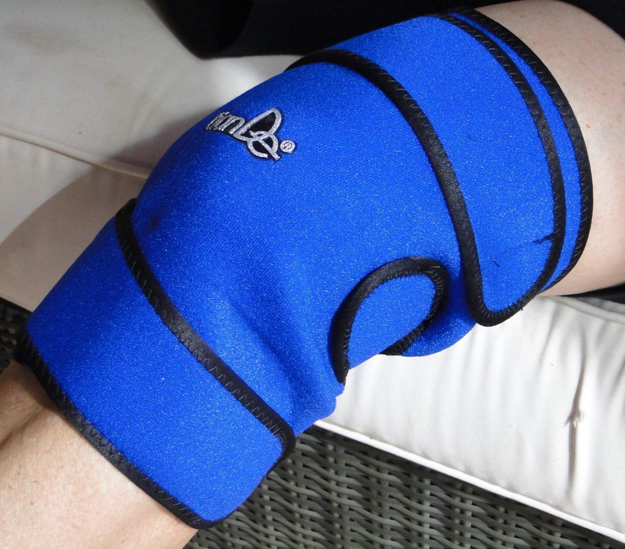 30129 - Rodillera Con Turmalina Puntiaguda TianDe - 1 Pieza