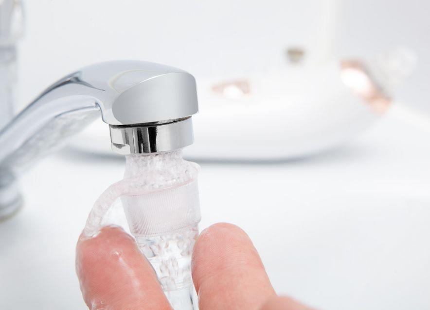 Dispositivo Para la Limpieza y Cuidado de la Piel del Rostro y Cuello, ZU10 ELDOM